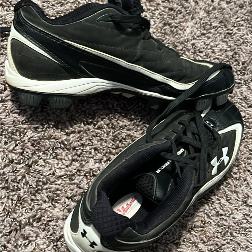 Under Armour Men’s Black and White Baseball Cleats